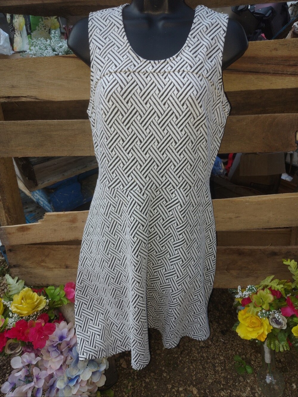Merona Black and White Sleeveless Asymmetrical Geometric Dress